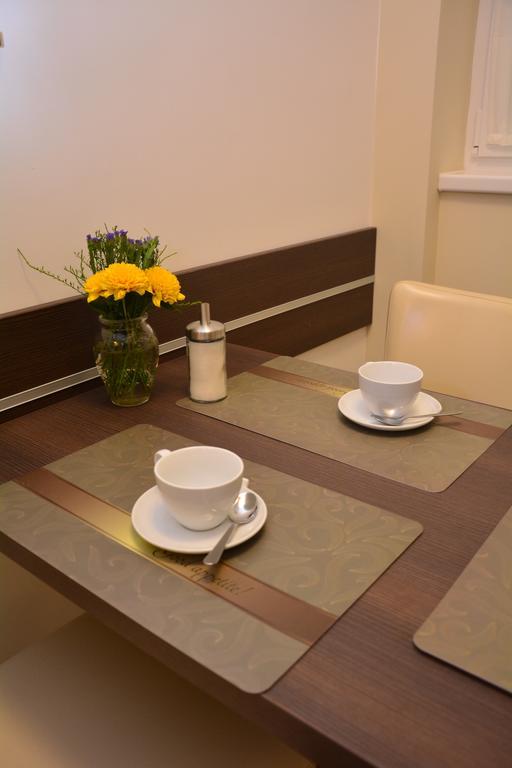 Bodza Apartmanok Eger Phòng bức ảnh