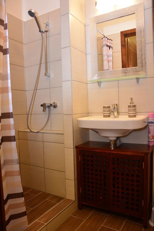 Bodza Apartmanok Eger Phòng bức ảnh