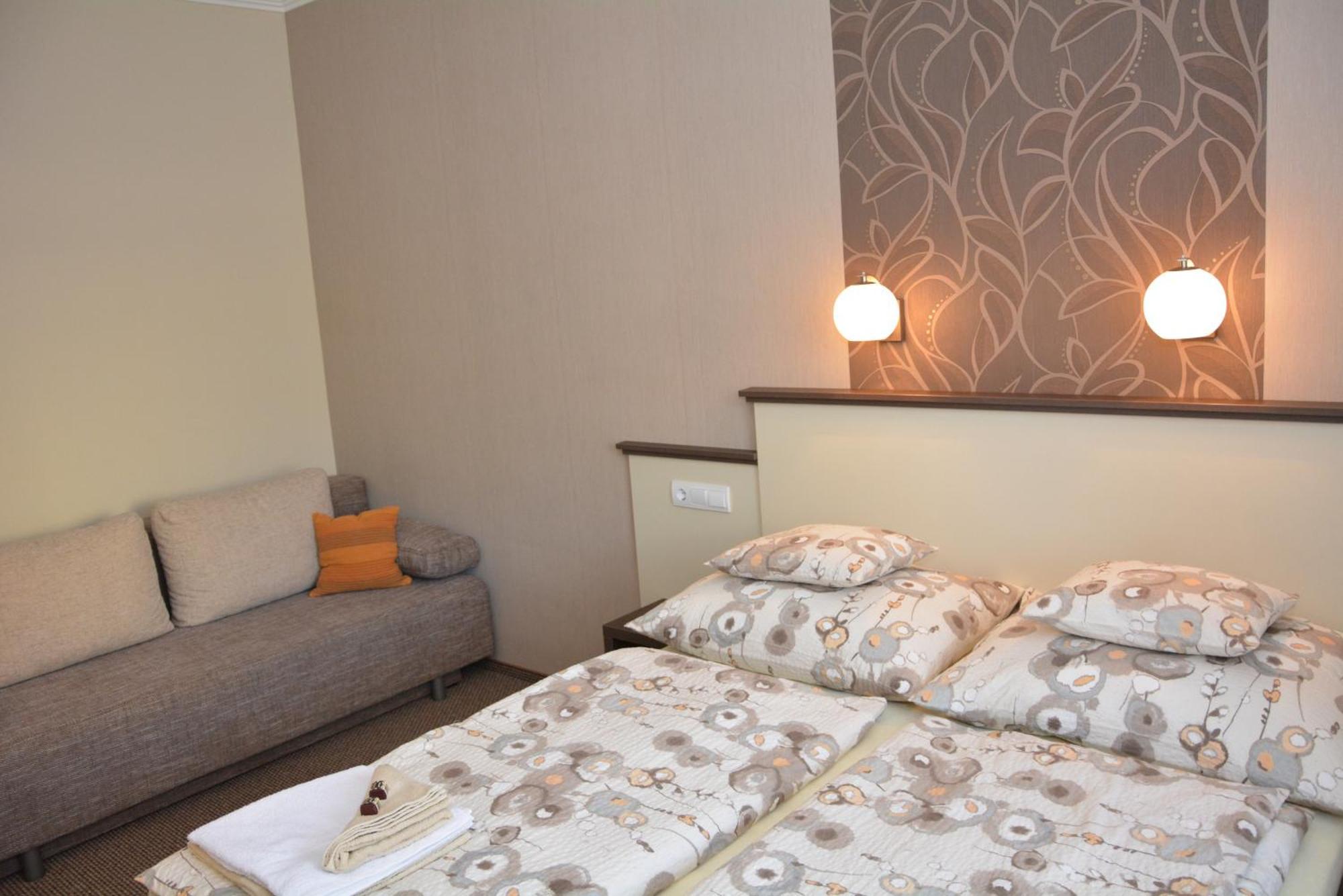 Bodza Apartmanok Eger Phòng bức ảnh